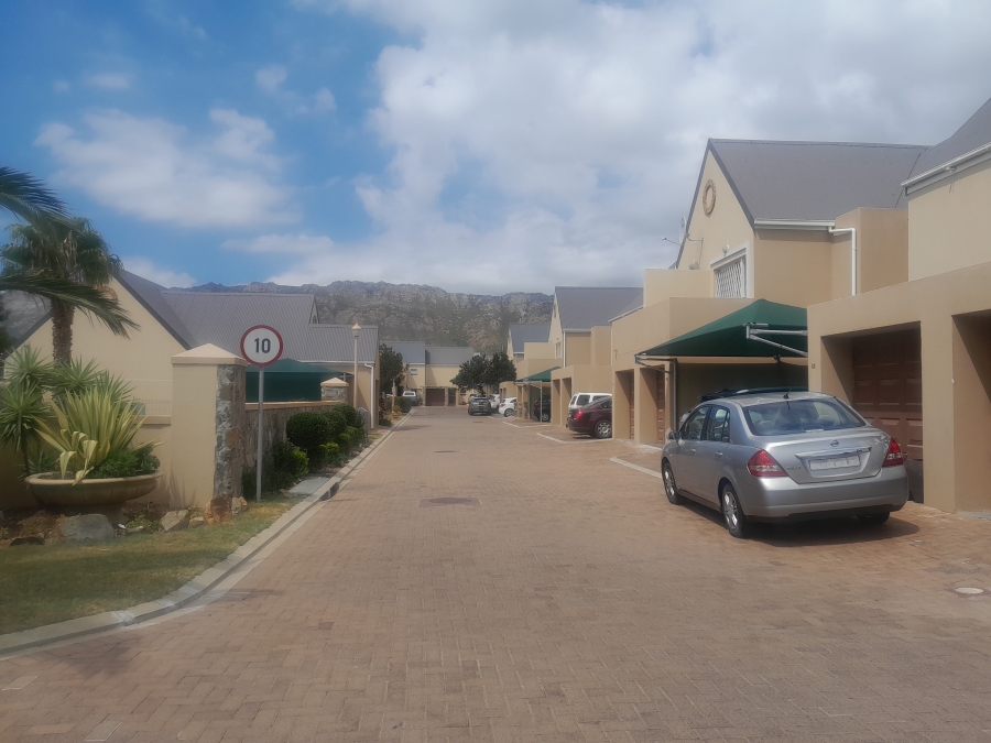 2 Bedroom Property for Sale in Whispering Pines Western Cape